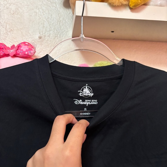 NWT Disney Hong Kong Graphic T Shirt Size Small - Picture 3 of 4